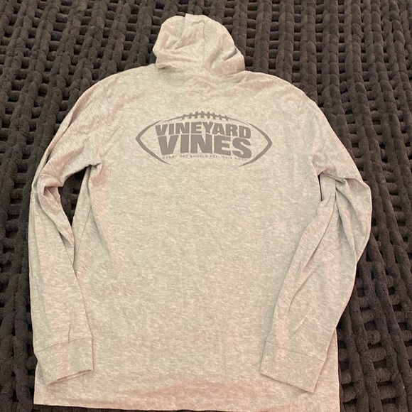 NWT men’s Vineyard Vines hooded shirt - Picture 5 of 5